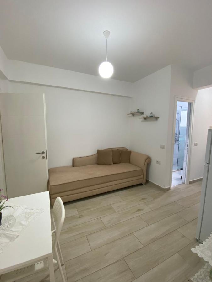 Hotel Andrea Sarandë Buitenkant foto