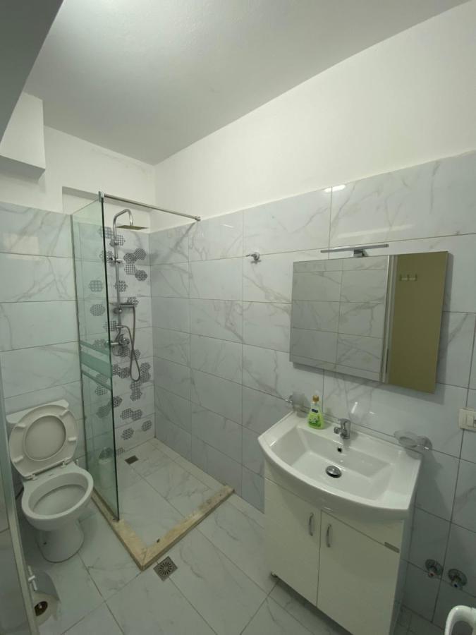 Hotel Andrea Sarandë Buitenkant foto