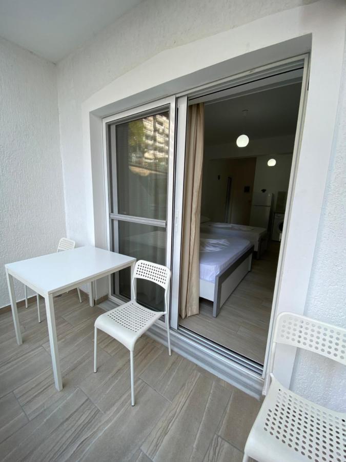 Hotel Andrea Sarandë Buitenkant foto
