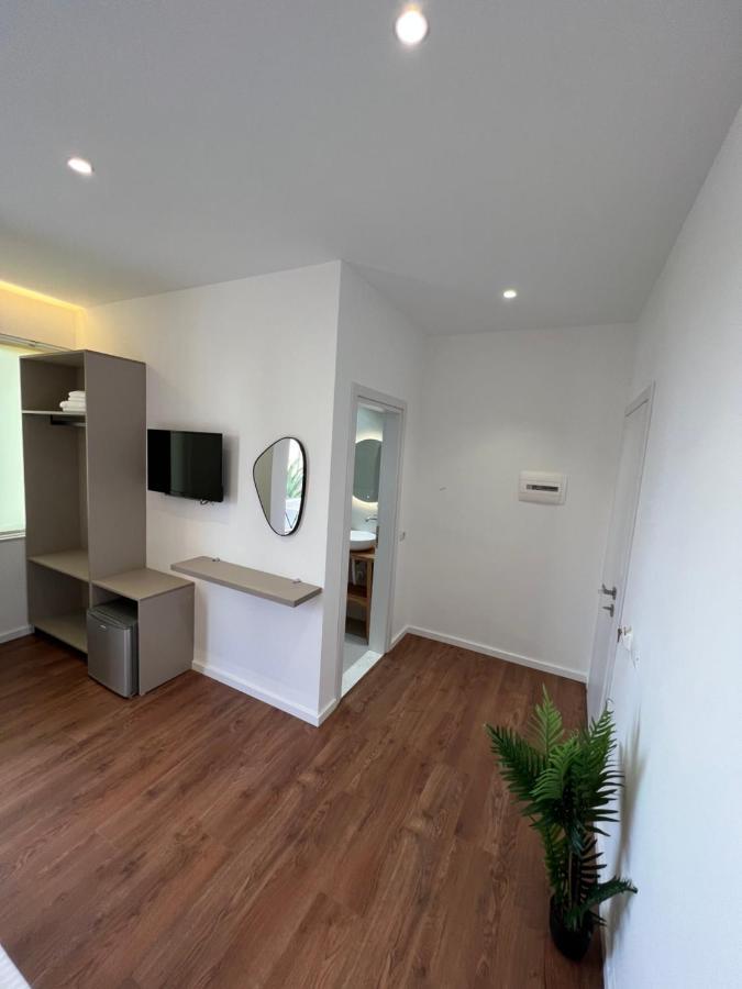 Hotel Andrea Sarandë Buitenkant foto