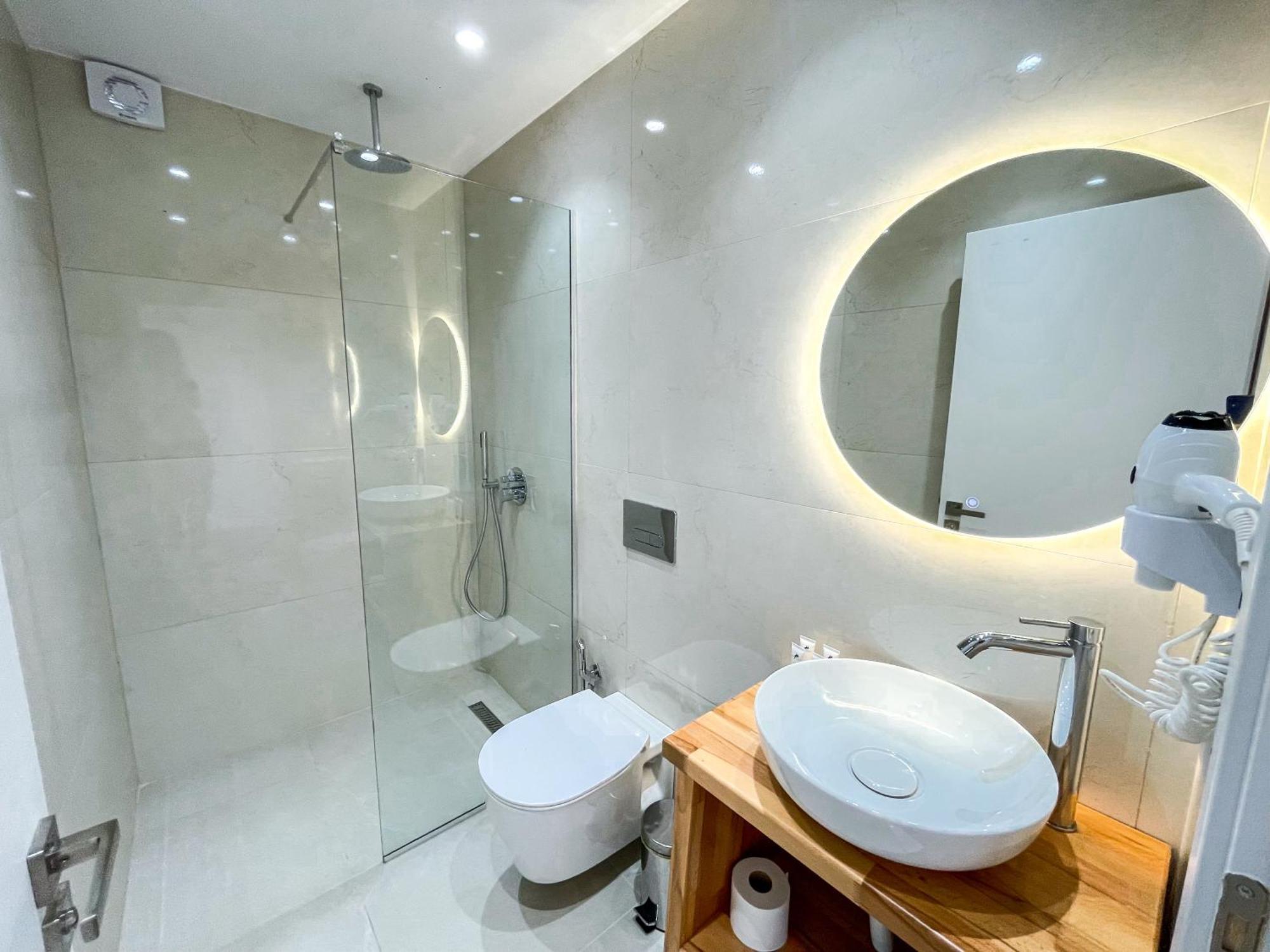 Hotel Andrea Sarandë Buitenkant foto