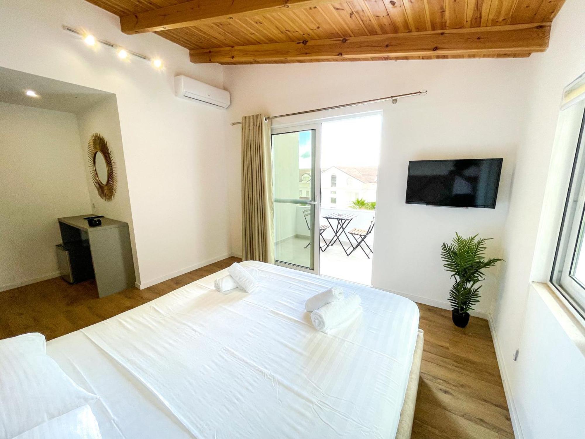 Hotel Andrea Sarandë Buitenkant foto